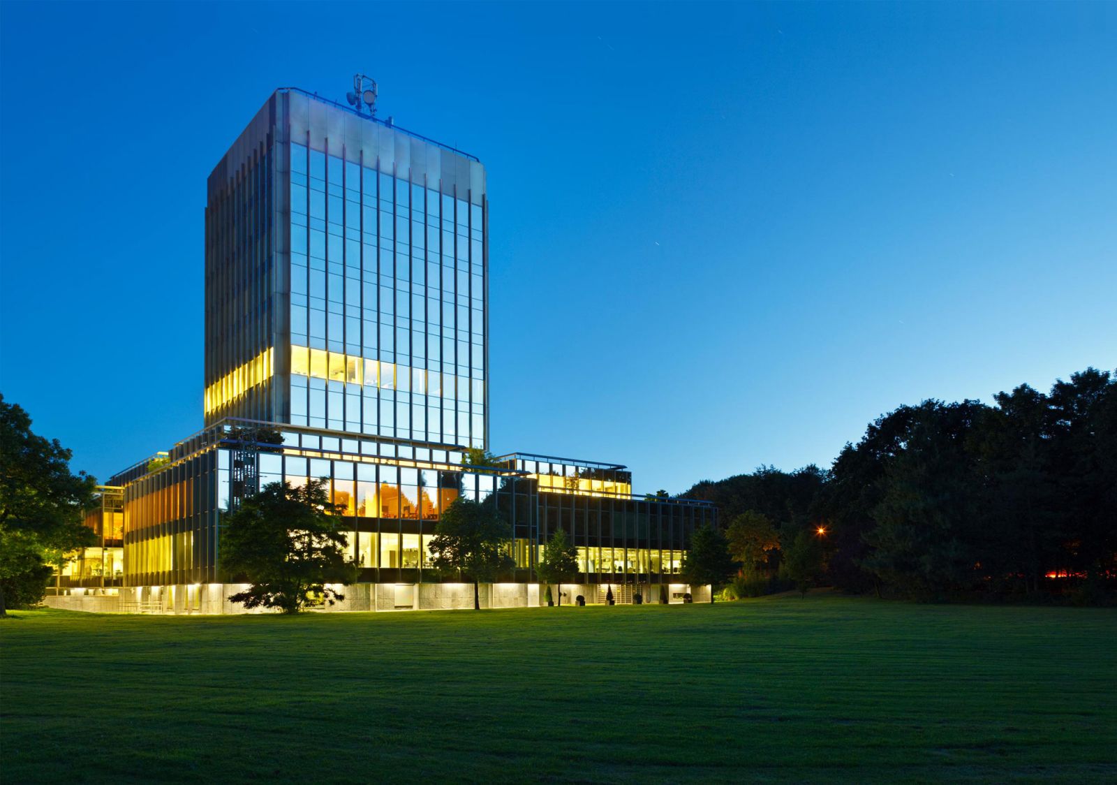 Article Aire+ - Optimiser l’espace de travail : 7 solutions de contractant gnral pour des bureaux modernes