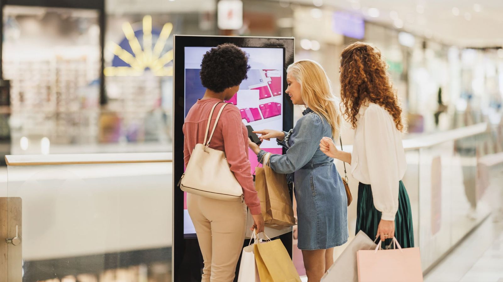 Article Aire+ - Phygital et aménagement : repenser l'espace de vente à l'ère du parcours hybride