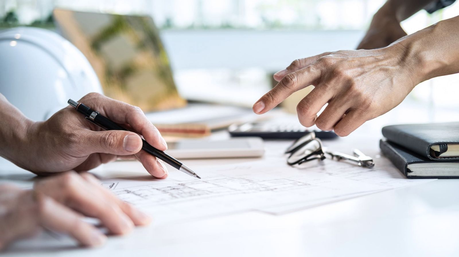 Article Aire+ - Permis de construire pour un b�timent professionnel : comment anticiper les obstacles administratifs