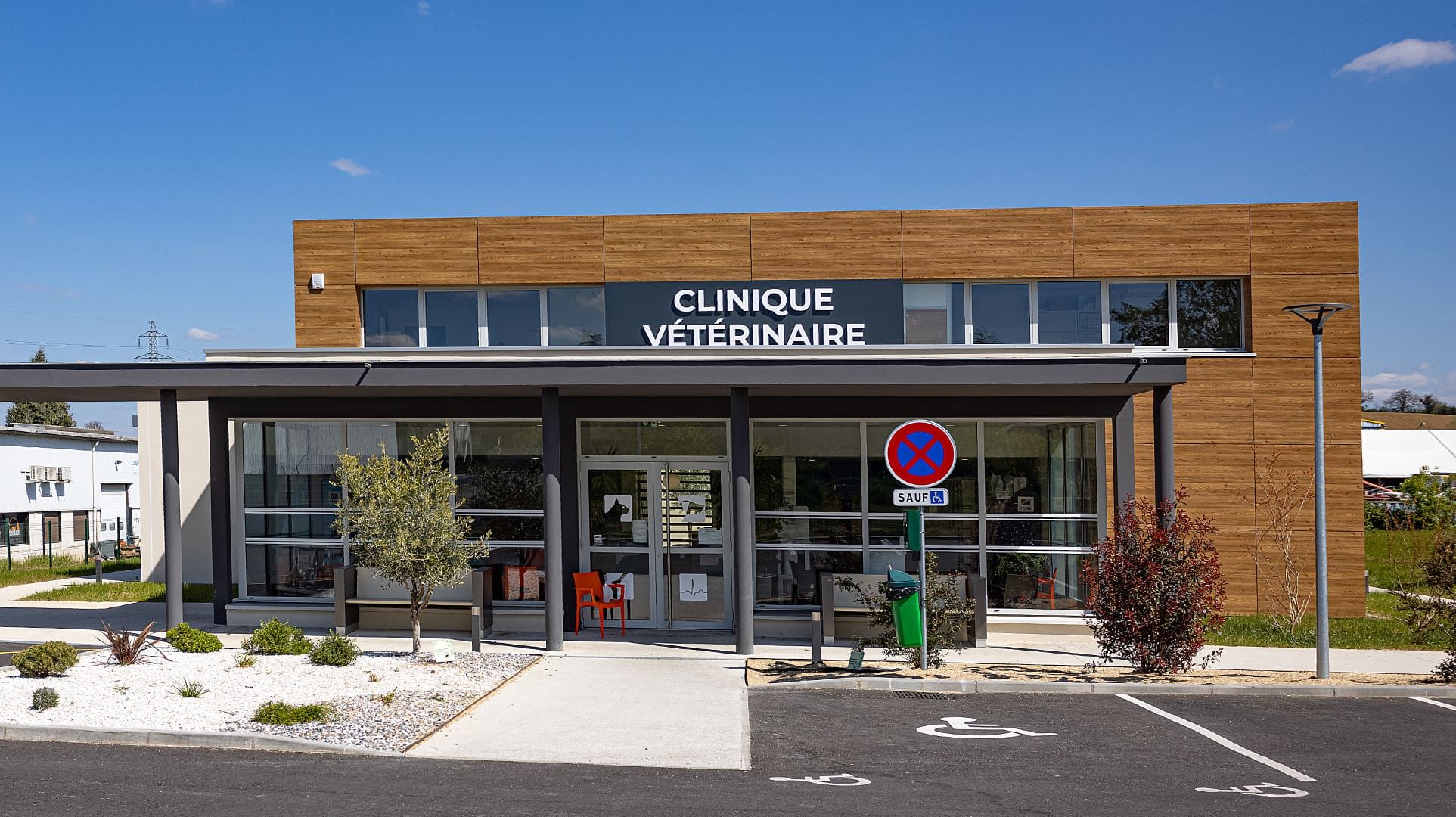 Article Aire+ - Pourquoi faire appel  un contractant gnral pour votre clinique vtrinaire ?